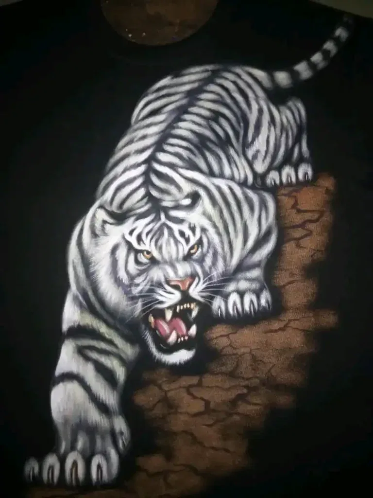 gambar macan putih mata merah