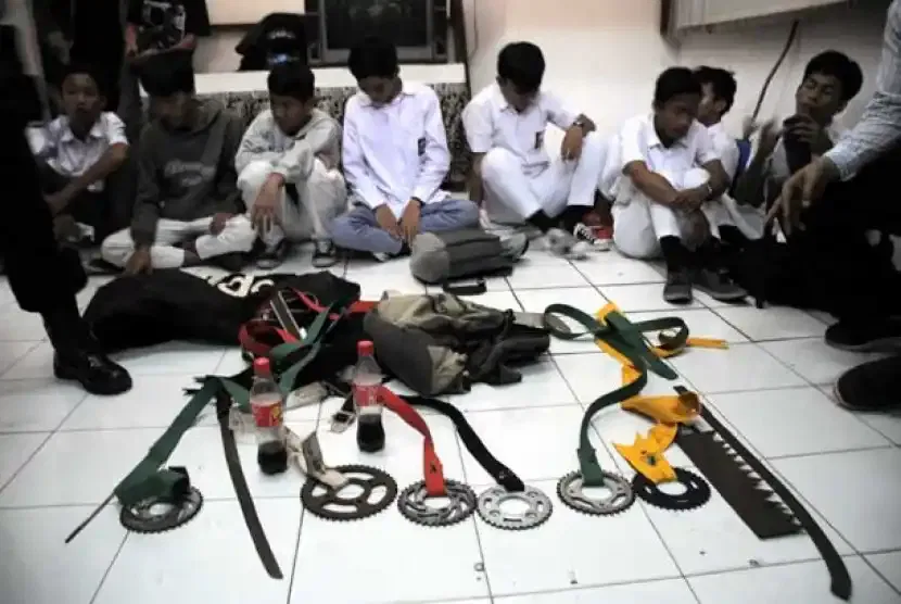 gambar tawuran keren