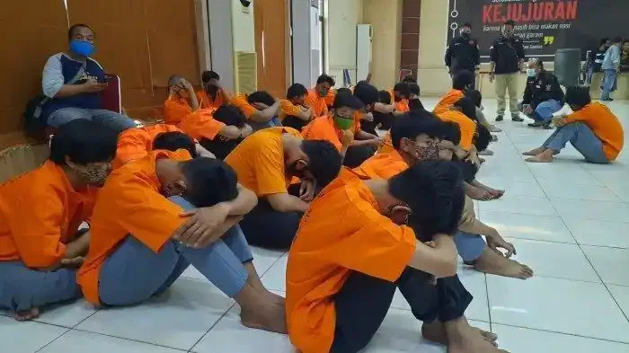gambar tawuran keren
