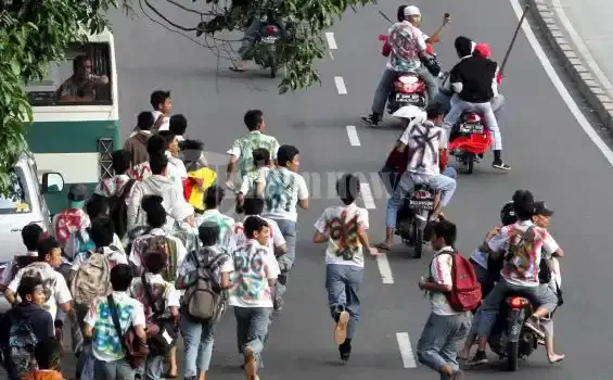 gambar tawuran keren