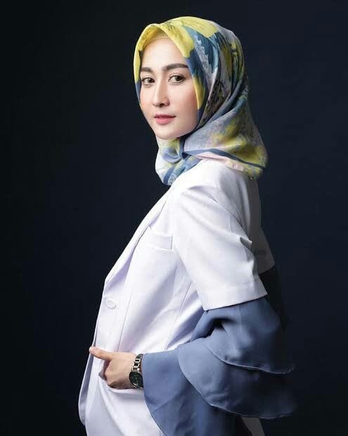 Foto Dokter Cantik