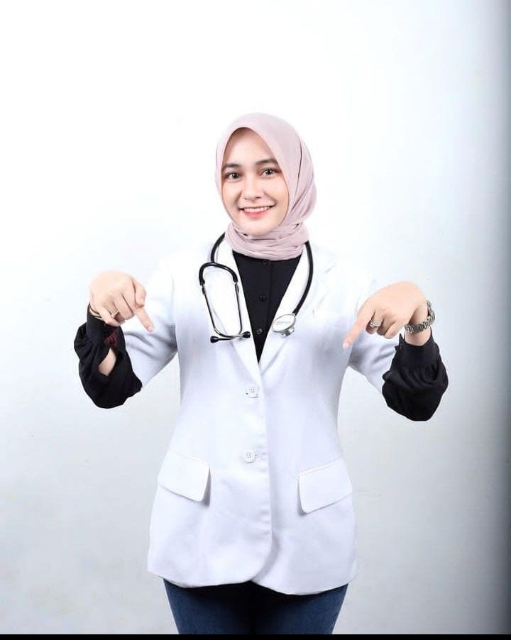 Foto Dokter Cantik