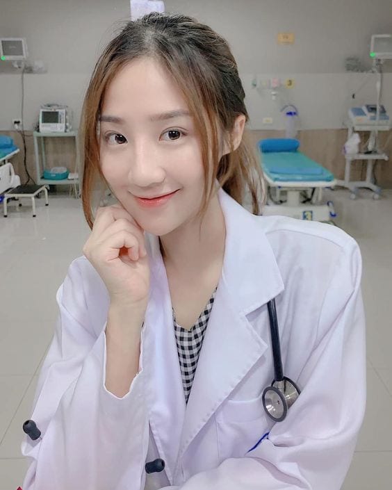 Foto Dokter Cantik
