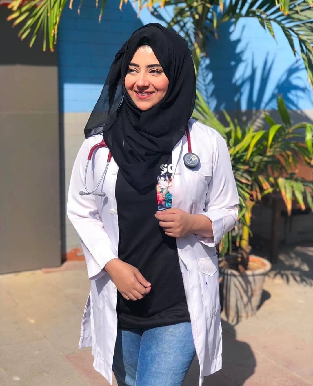 Foto Dokter Cantik