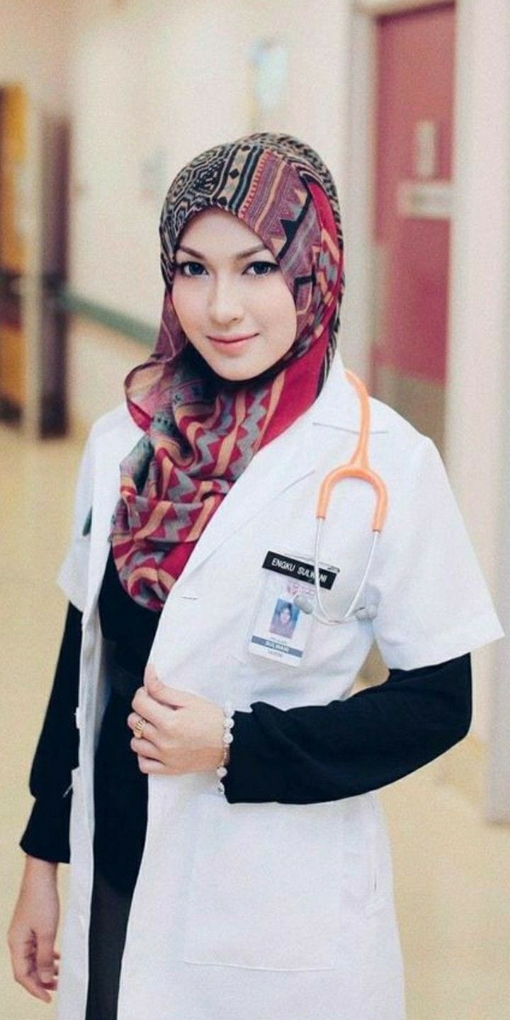 Foto Dokter Cantik