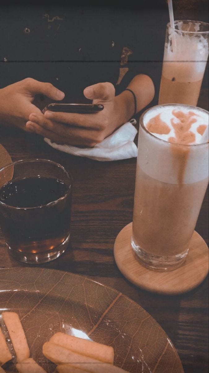 Foto Nongkrong di Cafe