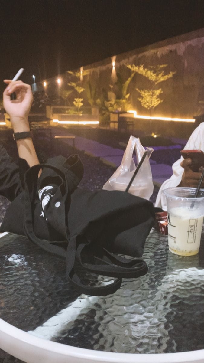 Foto Nongkrong di Cafe