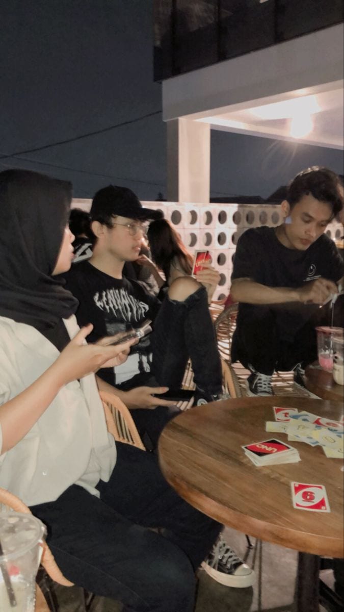 Foto Nongkrong di Cafe