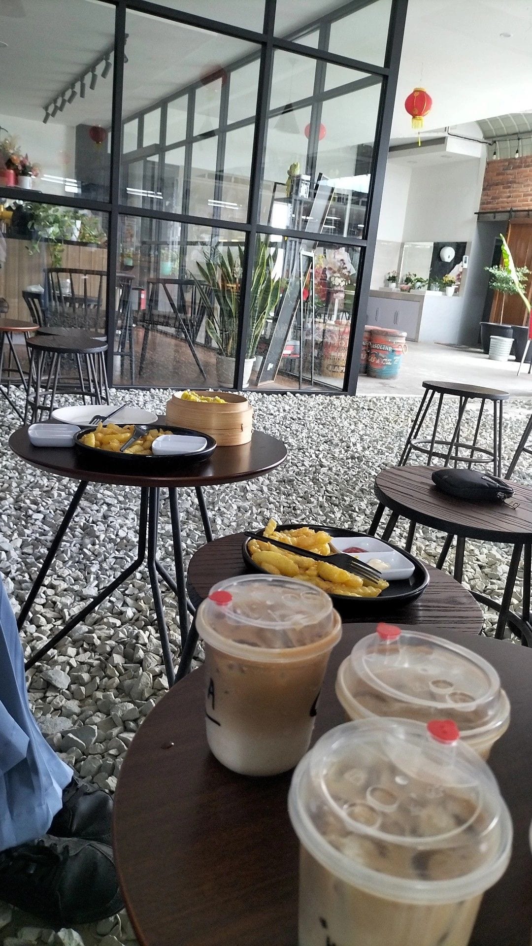 Foto Nongkrong di Cafe