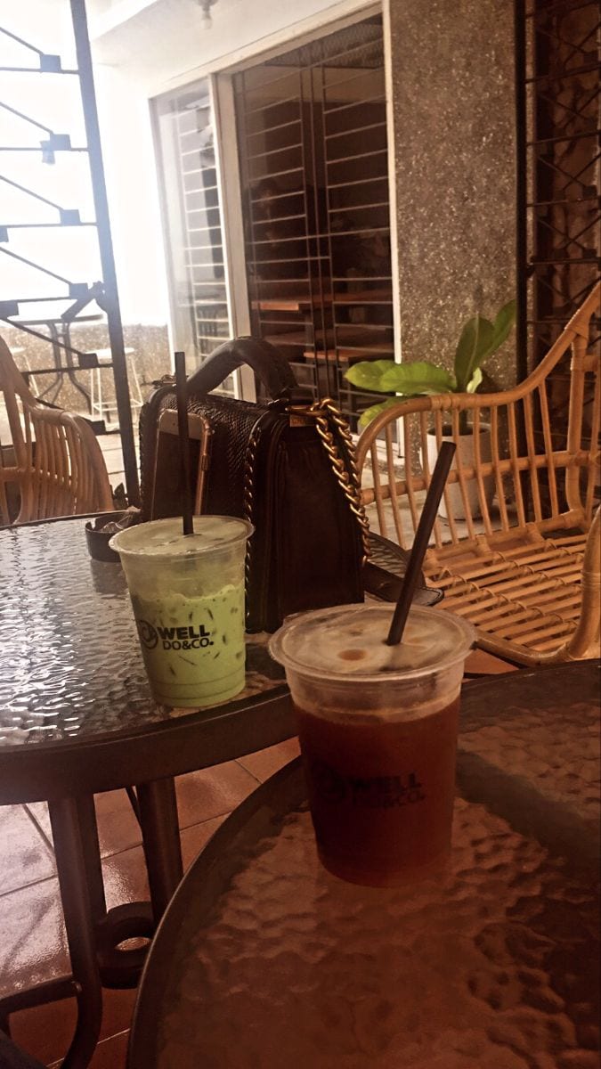 Foto Nongkrong di Cafe