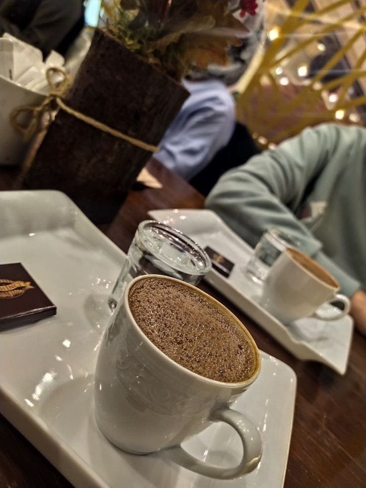Foto Nongkrong di Cafe