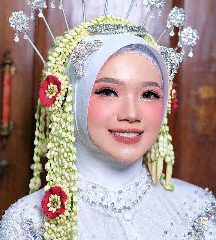 Foto Pengantin Cantik