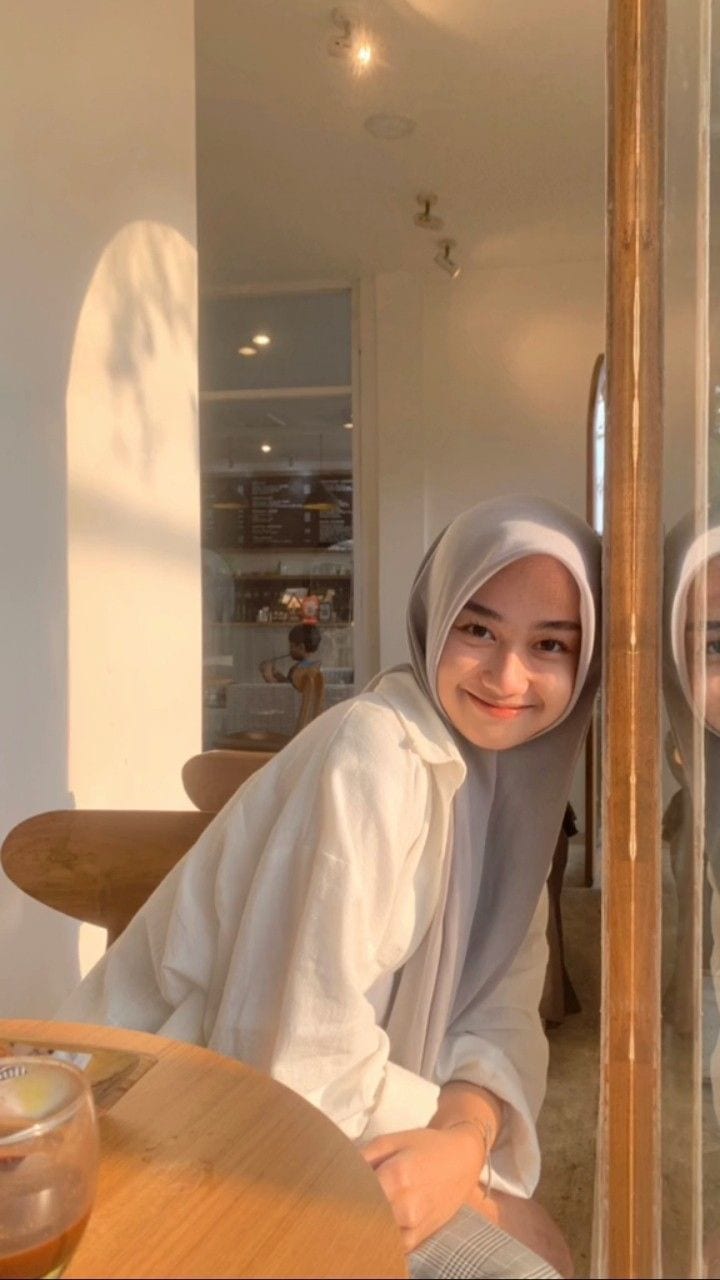 Gambar Cewek2 Cantik Buat Quotes